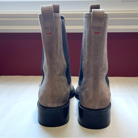 Aeyde Women’s Simone Suede Chelsea Ankle Boots - Picture 4 of 15